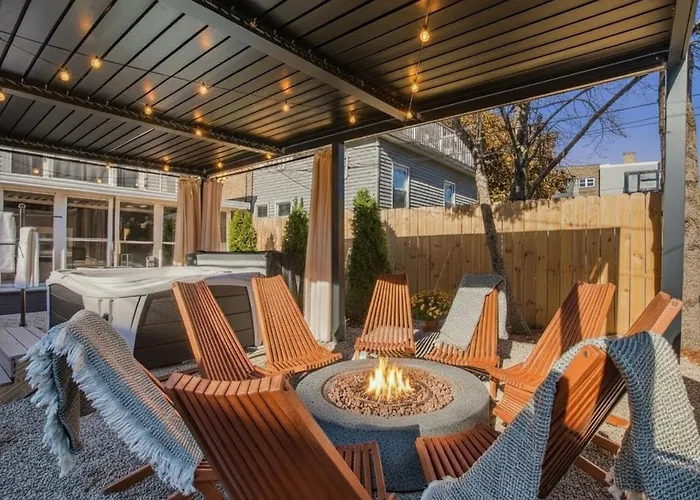 Casa vacanze The Retreat - Hot Tub, Theater, Game Room, Fire Pit, Bar, Sleeps 14 *