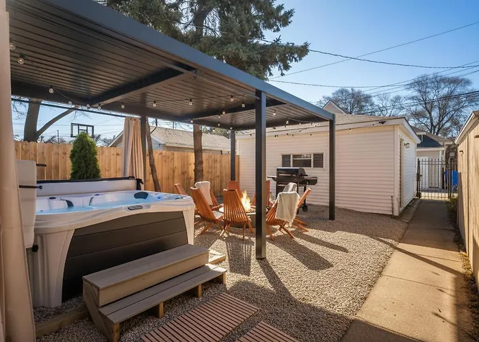 The Retreat - Hot Tub, Theater, Game Room, Fire Pit, Bar, Sleeps 14 Casa vacanze *