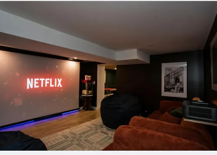 The Retreat - Hot Tub, Theater, Game Room, Fire Pit, Bar, Sleeps 14 *