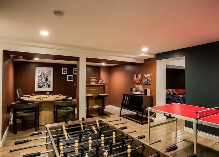 Casa vacanze The Retreat - Hot Tub, Theater, Game Room, Fire Pit, Bar, Sleeps 14 *