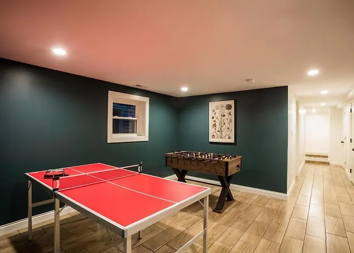 The Retreat - Hot Tub, Theater, Game Room, Fire Pit, Bar, Sleeps 14