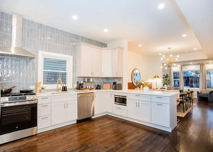 The Retreat - Hot Tub, Theater, Game Room, Fire Pit, Bar, Sleeps 14 *