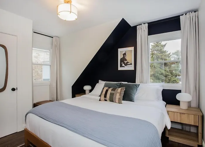 The Retreat - Hot Tub, Theater, Game Room, Fire Pit, Bar, Sleeps 14 Casa vacanze Chicago