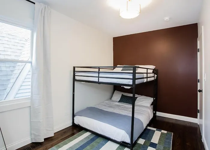 The Retreat - Hot Tub, Theater, Game Room, Fire Pit, Bar, Sleeps 14 Casa vacanze Chicago