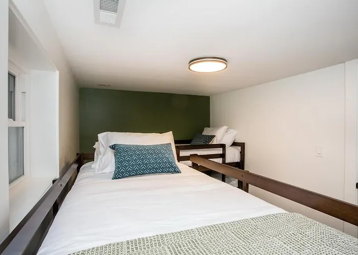 The Retreat - Hot Tub, Theater, Game Room, Fire Pit, Bar, Sleeps 14 Casa vacanze