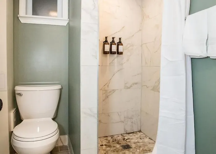 Casa vacanze The Retreat - Hot Tub, Theater, Game Room, Fire Pit, Bar, Sleeps 14 Chicago